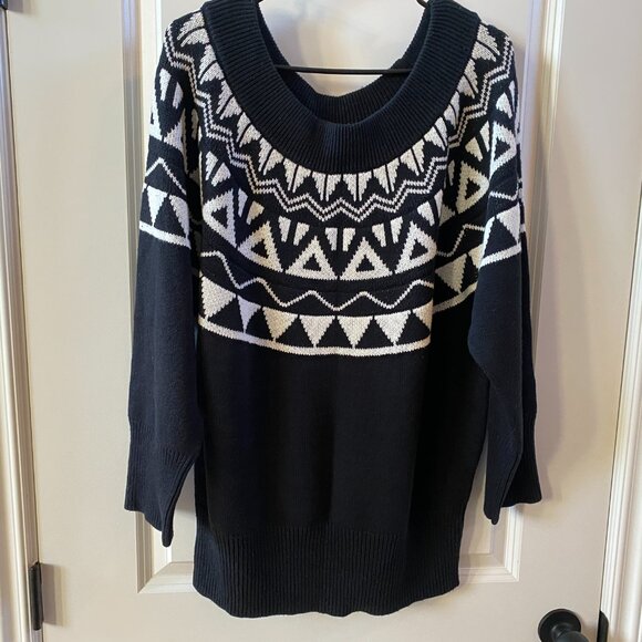 Express Black and White Print Sweater Size Large NWT - Picture 3 of 6